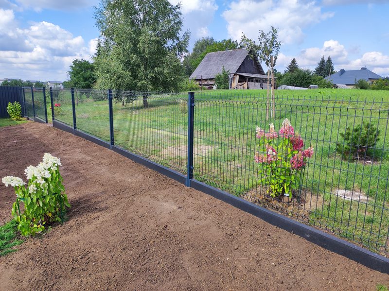 Segmentinė metalinė tvora su pamatu — Ironix gamyba, Lietuva